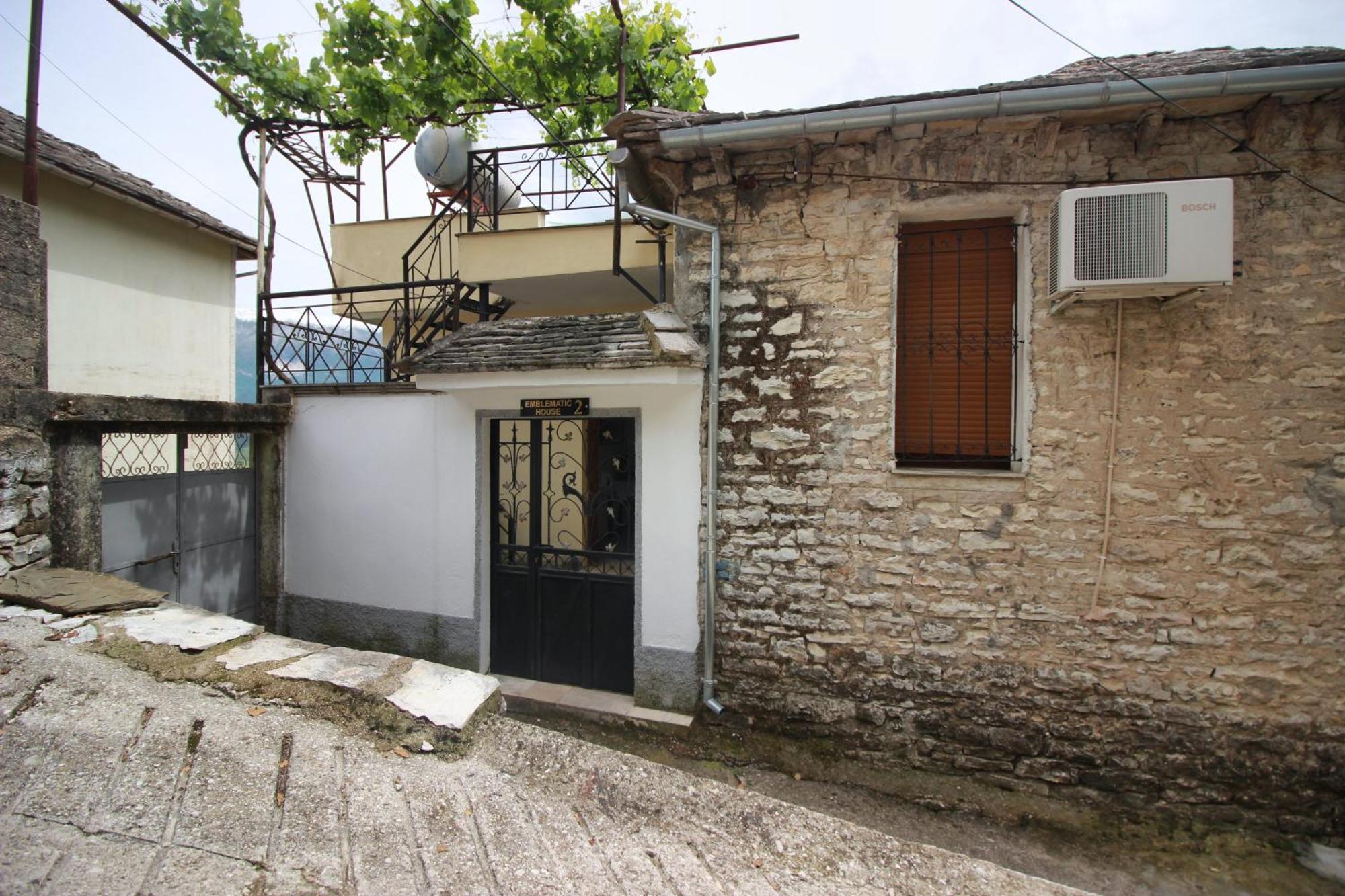 Emblematic House Apartment 2 Gjirokaster Exterior photo